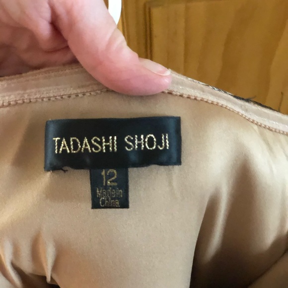 Beautiful Tadashi Shoji dress. - Picture 4 of 5